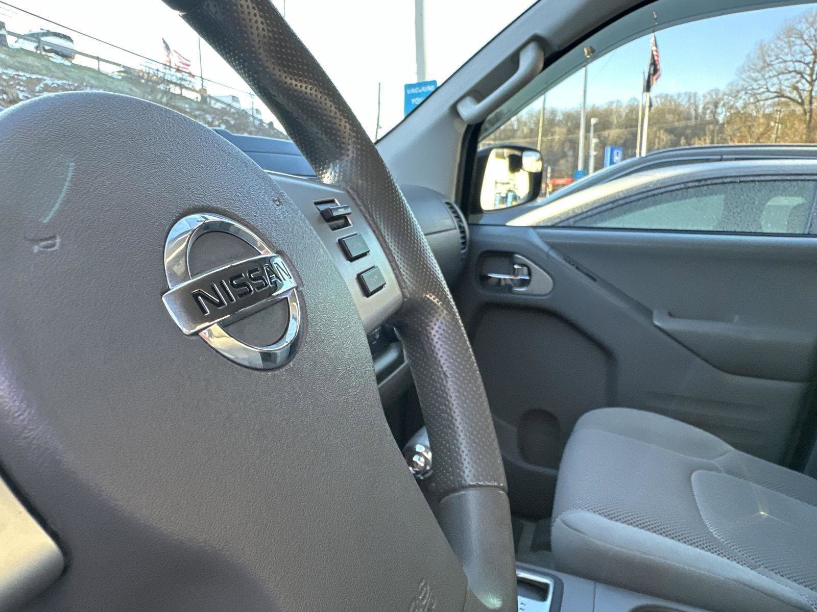 Used 2016 Nissan Frontier SV image 36