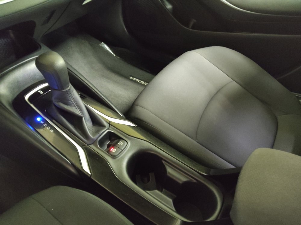 Used 2021 Toyota Corolla LE image 26