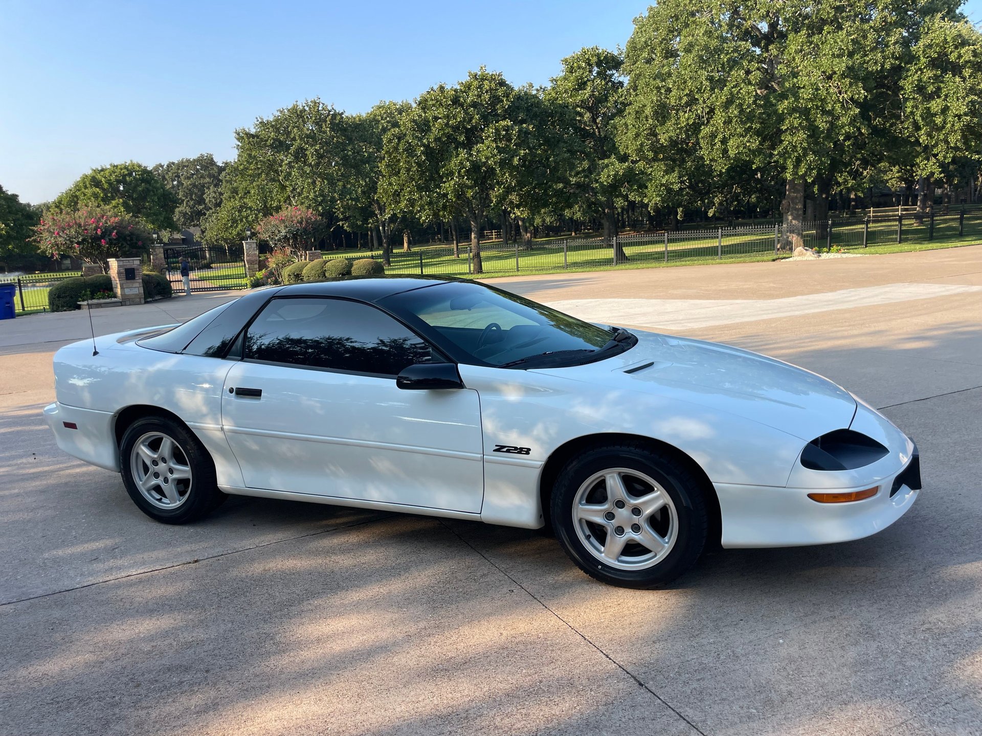 Used 1997 Chevrolet Camaro Z28 image 2
