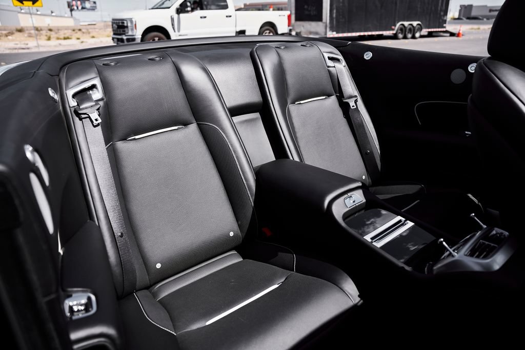 Used 2018 Rolls-Royce Dawn RWD image 39