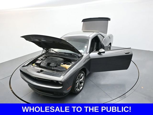 Used 2017 Dodge Challenger SXT RWD image 36