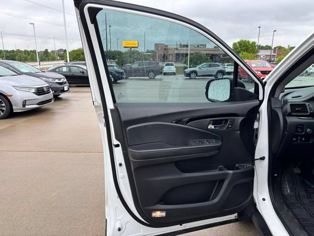 Used 2021 Honda Pilot Touring image 10