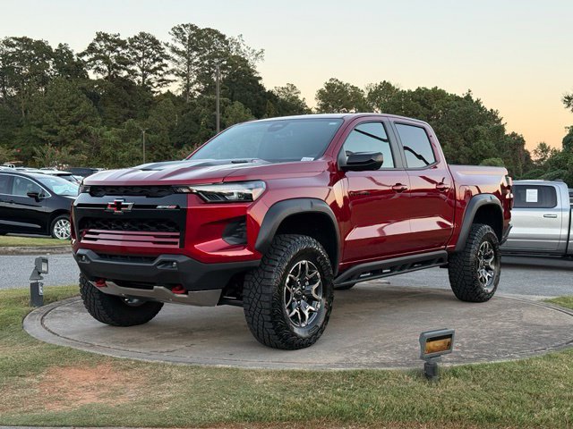 Used 2026 Chevrolet Colorado ZR2 w/ Technology Package AWD/4WD image 3