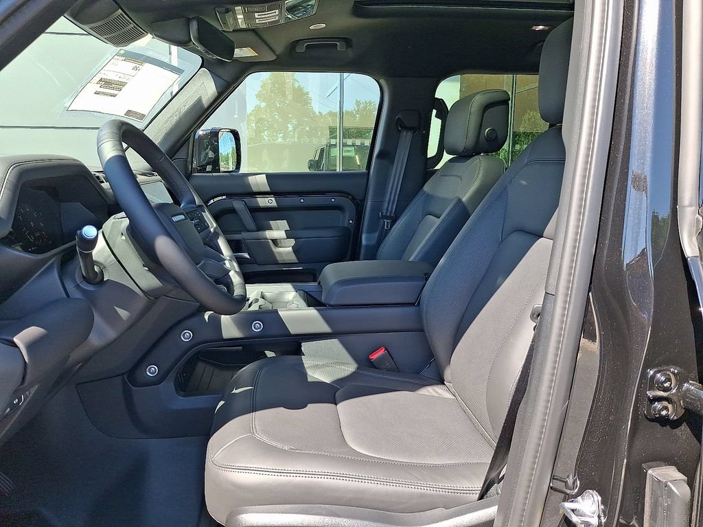 New 2026 Land Rover Defender 110 X-Dynamic SE AWD/4WD image 9