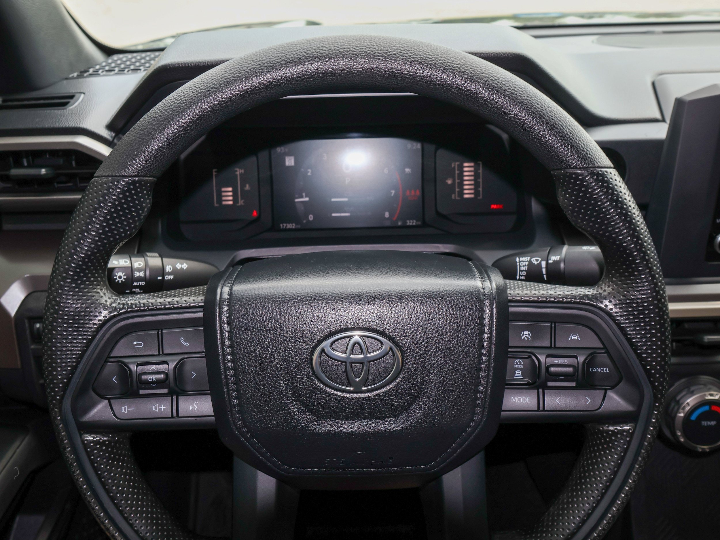 Used 2024 Toyota Tacoma SR5 AWD/4WD image 20