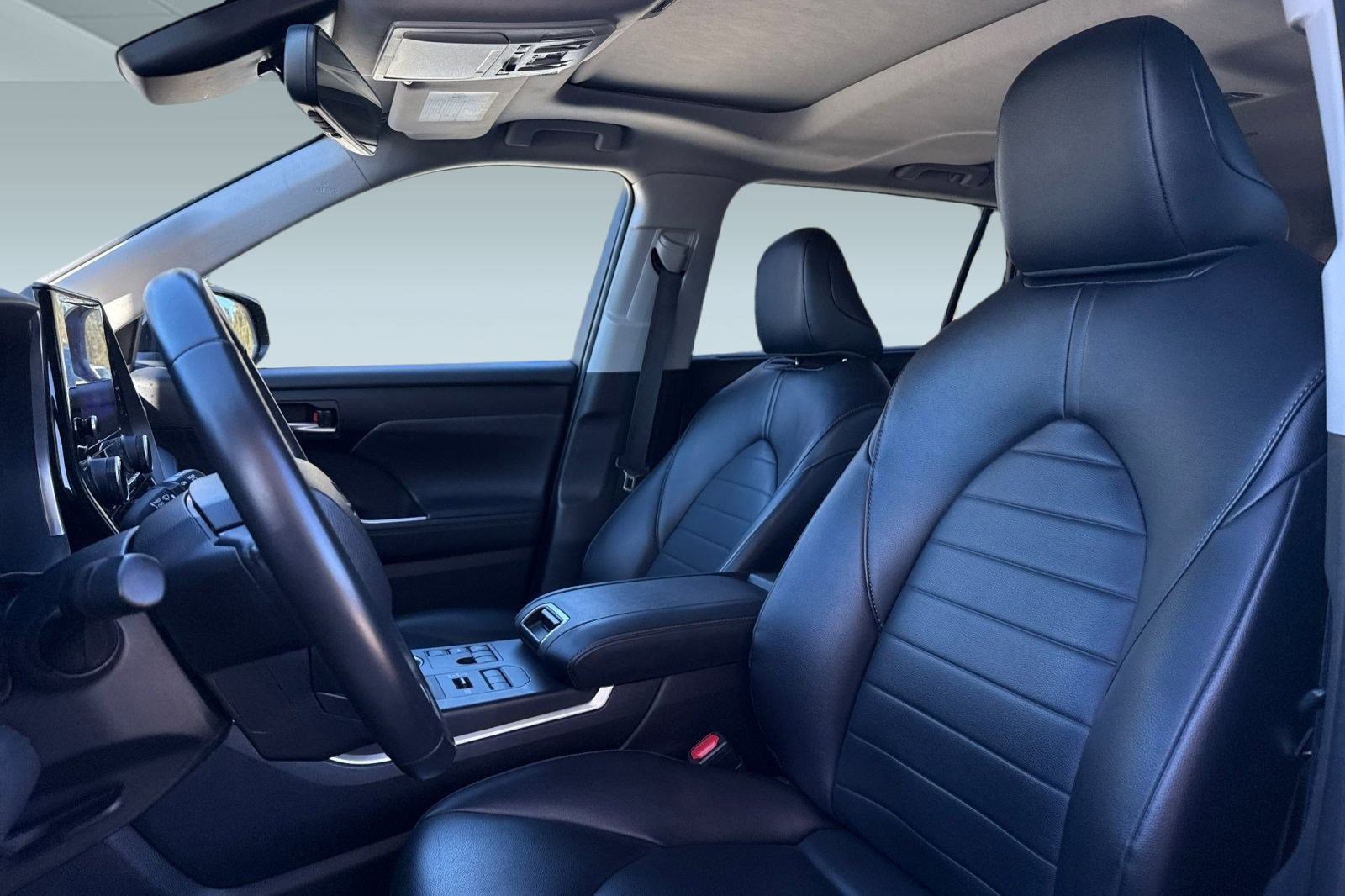Used 2024 Toyota Highlander XLE image 21