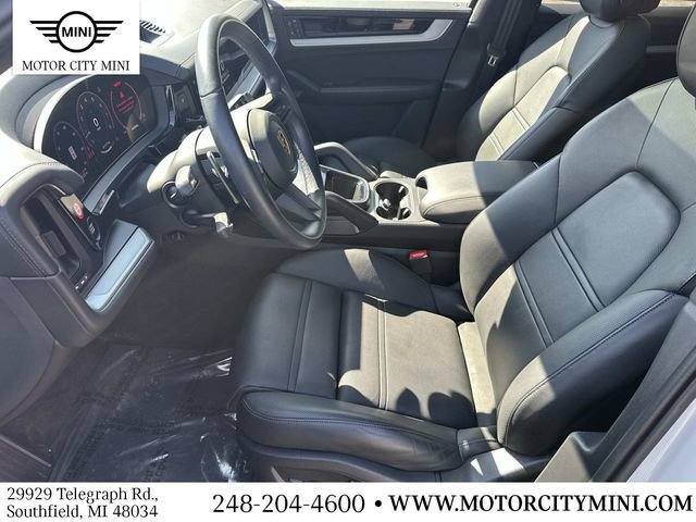 Used 2024 Porsche Cayenne AWD/4WD image 23
