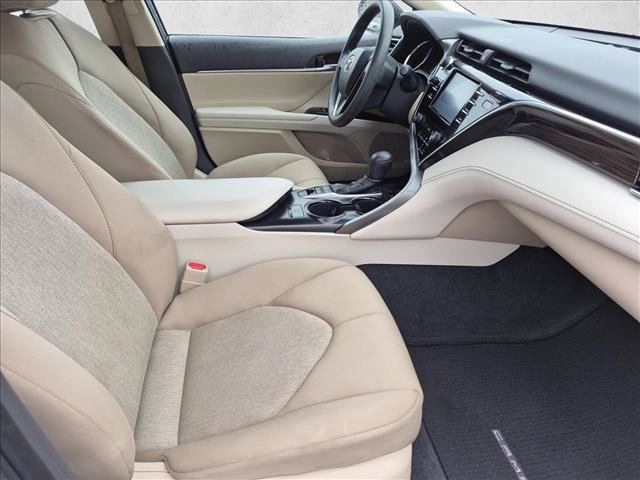 Used 2018 Toyota Camry LE FWD image 19