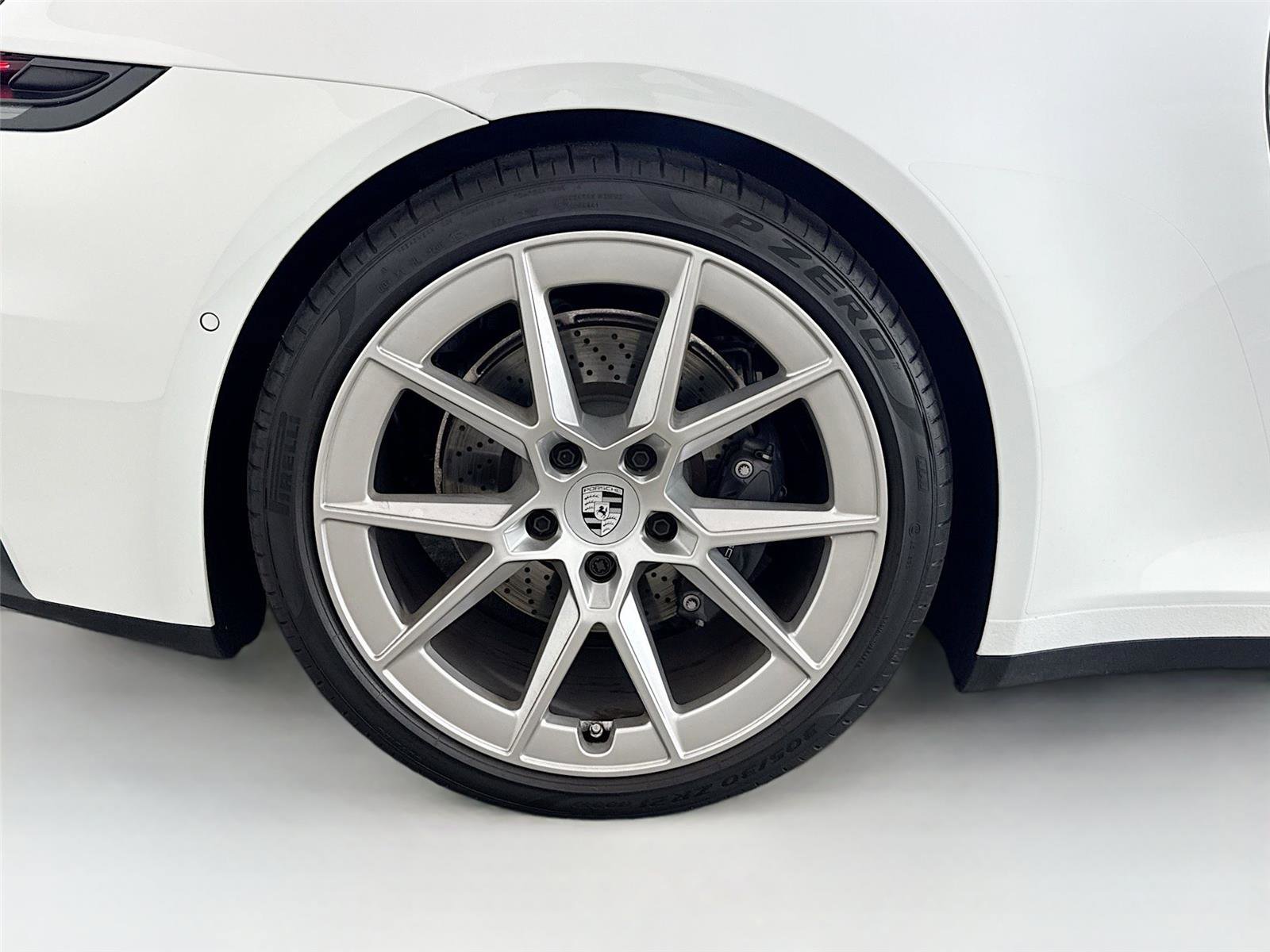 Used 2025 Porsche 911 Carrera RWD image 30