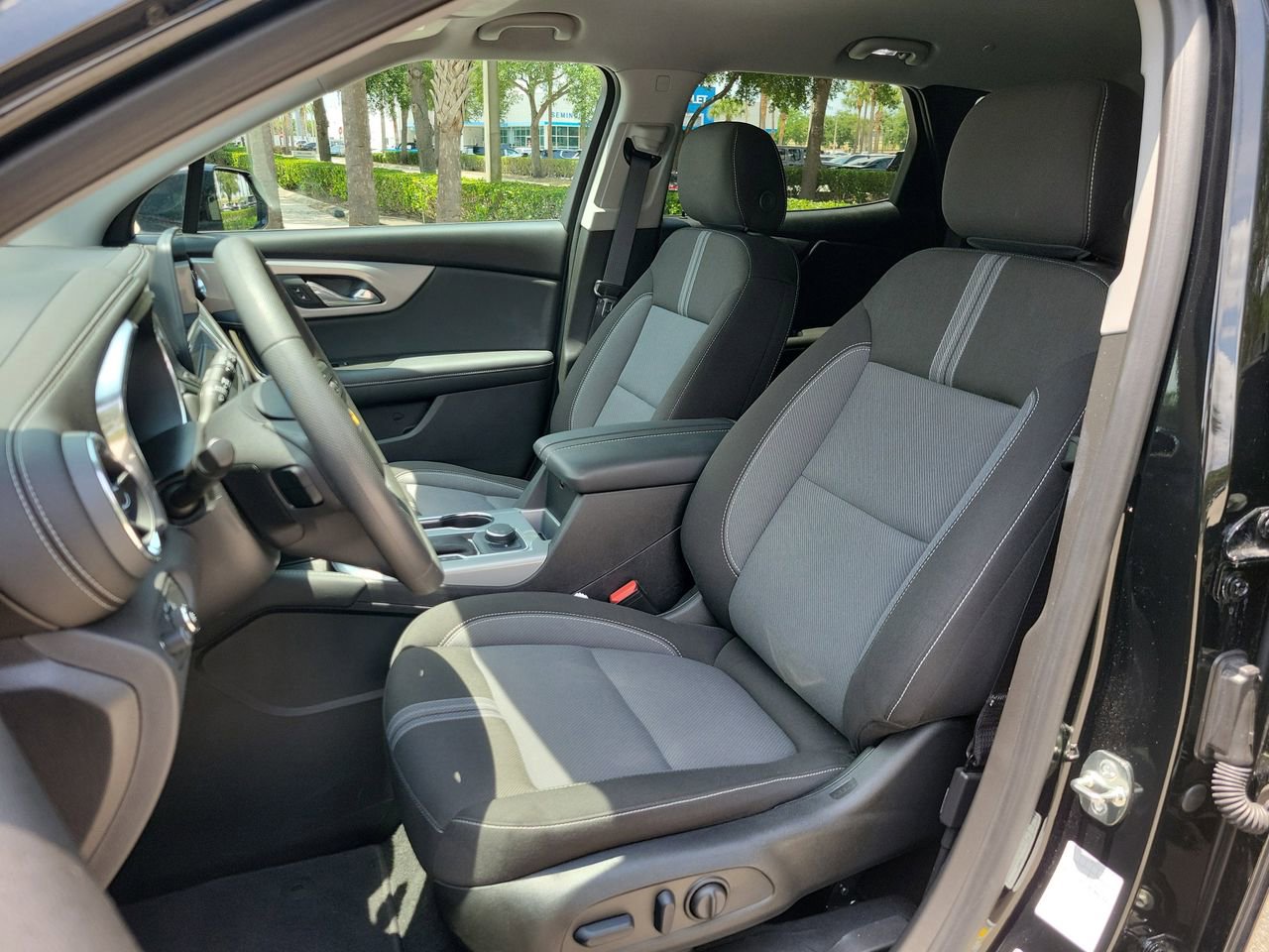 Used 2025 Chevrolet Blazer LT FWD image 15