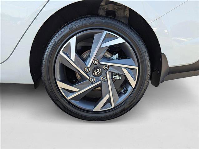 New 2025 Hyundai Elantra SEL image 9