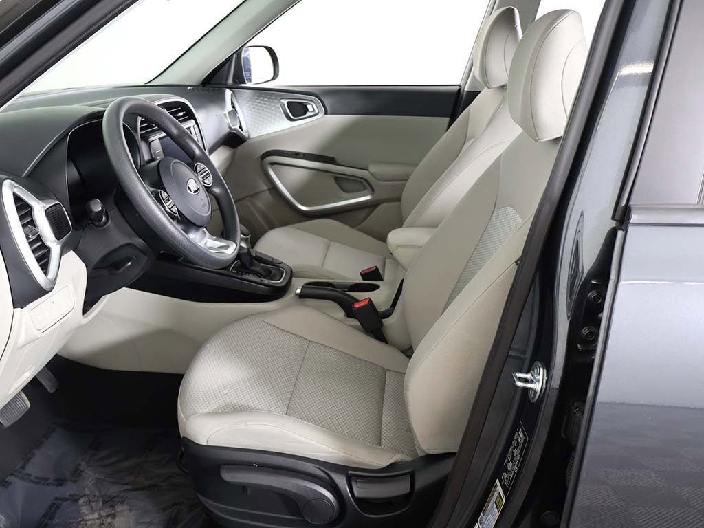 Used 2025 Kia Soul LX w/ LX Technology Package image 29