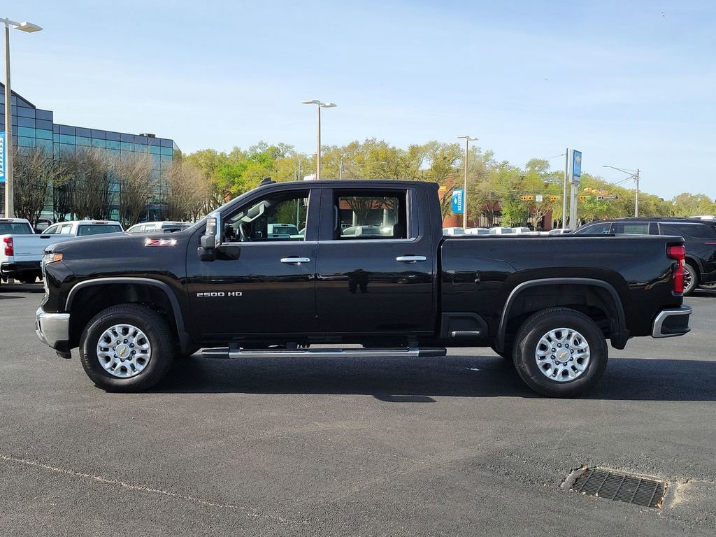 Used 2024 Chevrolet Silverado 2500 LTZ w/ LTZ Convenience Package image 14