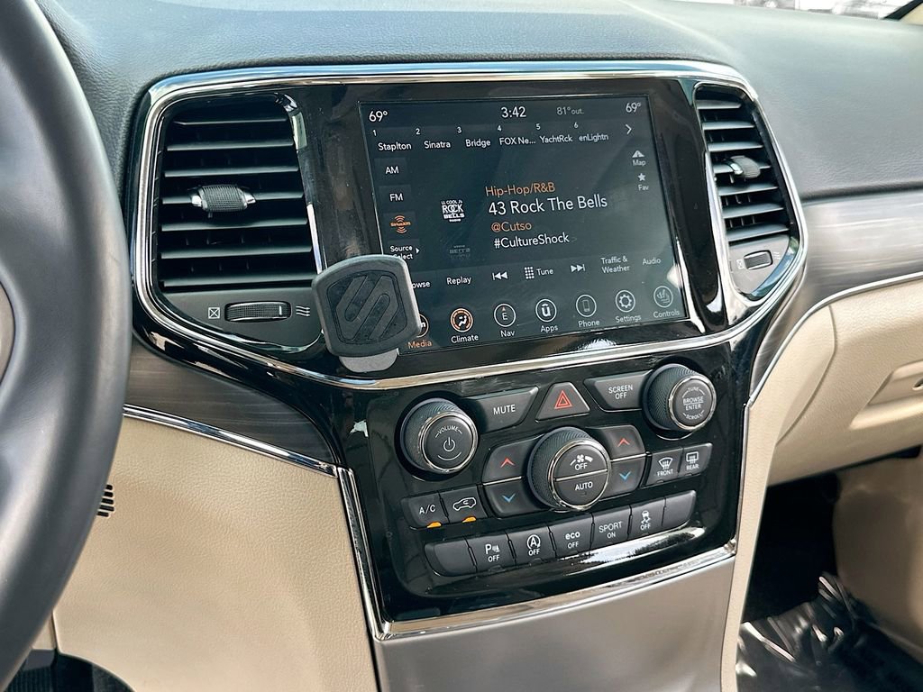 Used 2021 Jeep Grand Cherokee Limited image 15