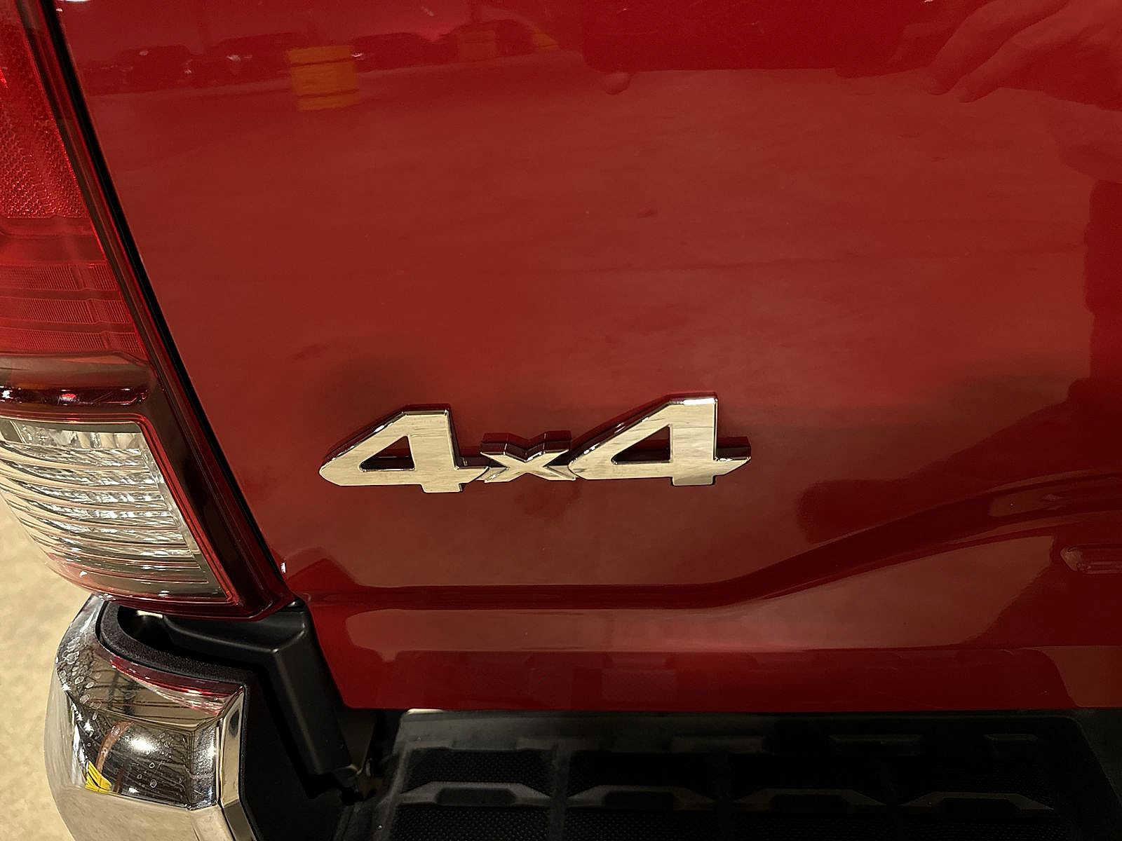 Certified 2020 Toyota Tacoma SR5 image 28