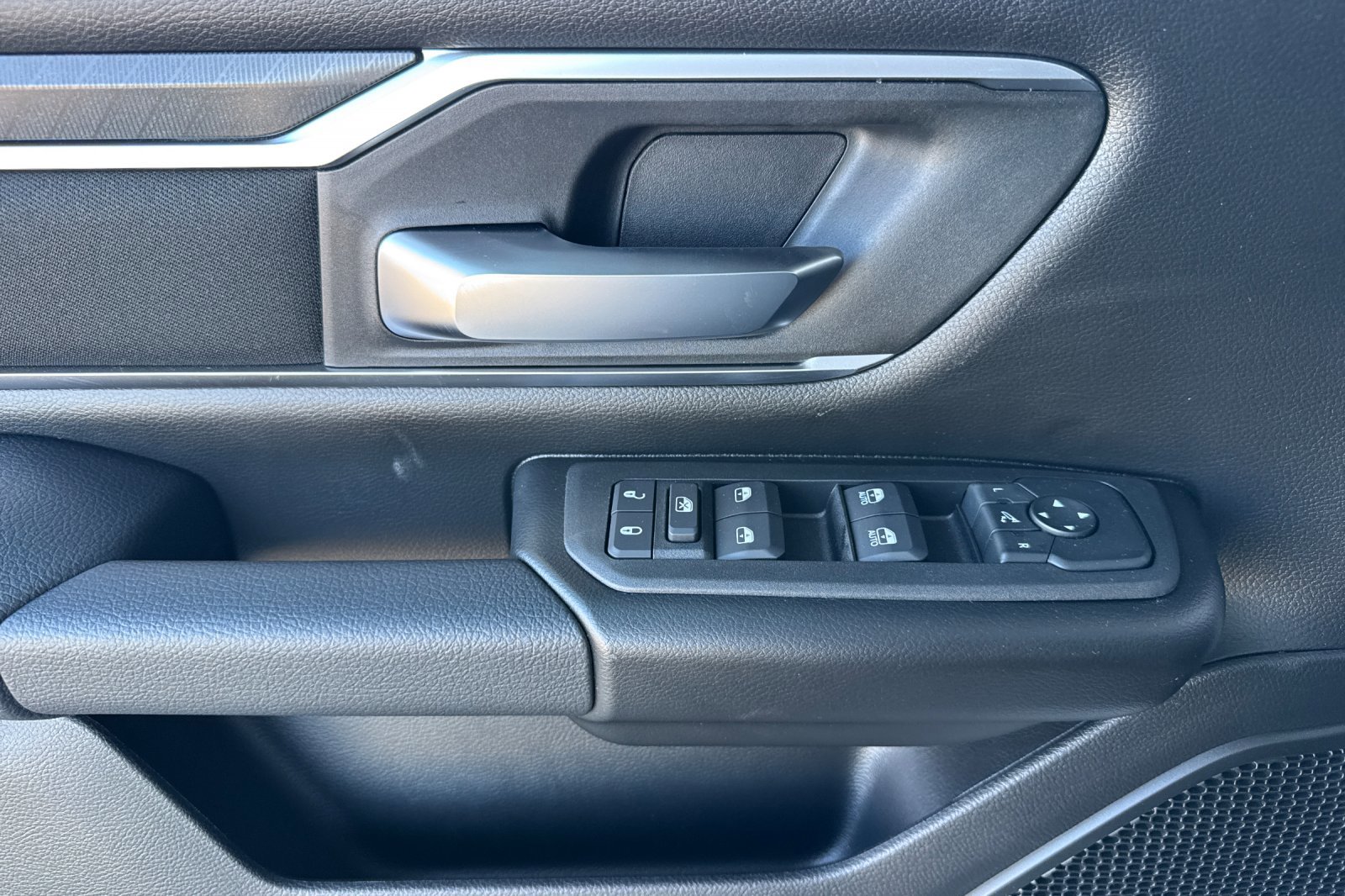New 2026 RAM 1500 4x4 Crew Cab image 10