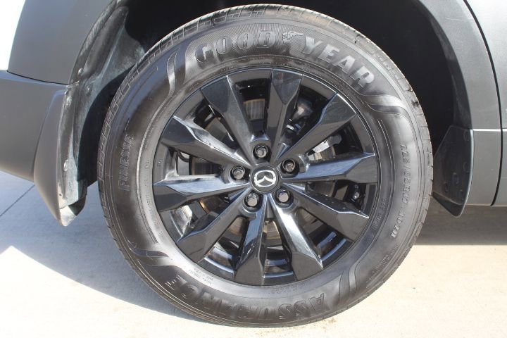 Certified 2025 MAZDA CX-50 AWD 2.5 S w/ Premium Package image 11