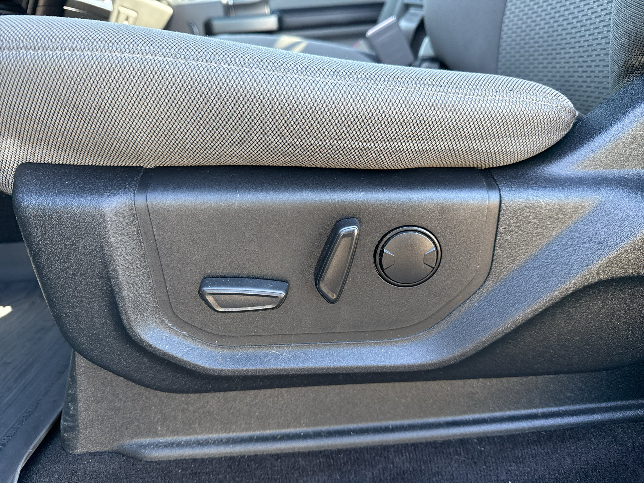 Used 2019 Ford F150 XLT w/ Equipment Group 302A Luxury AWD/4WD image 15