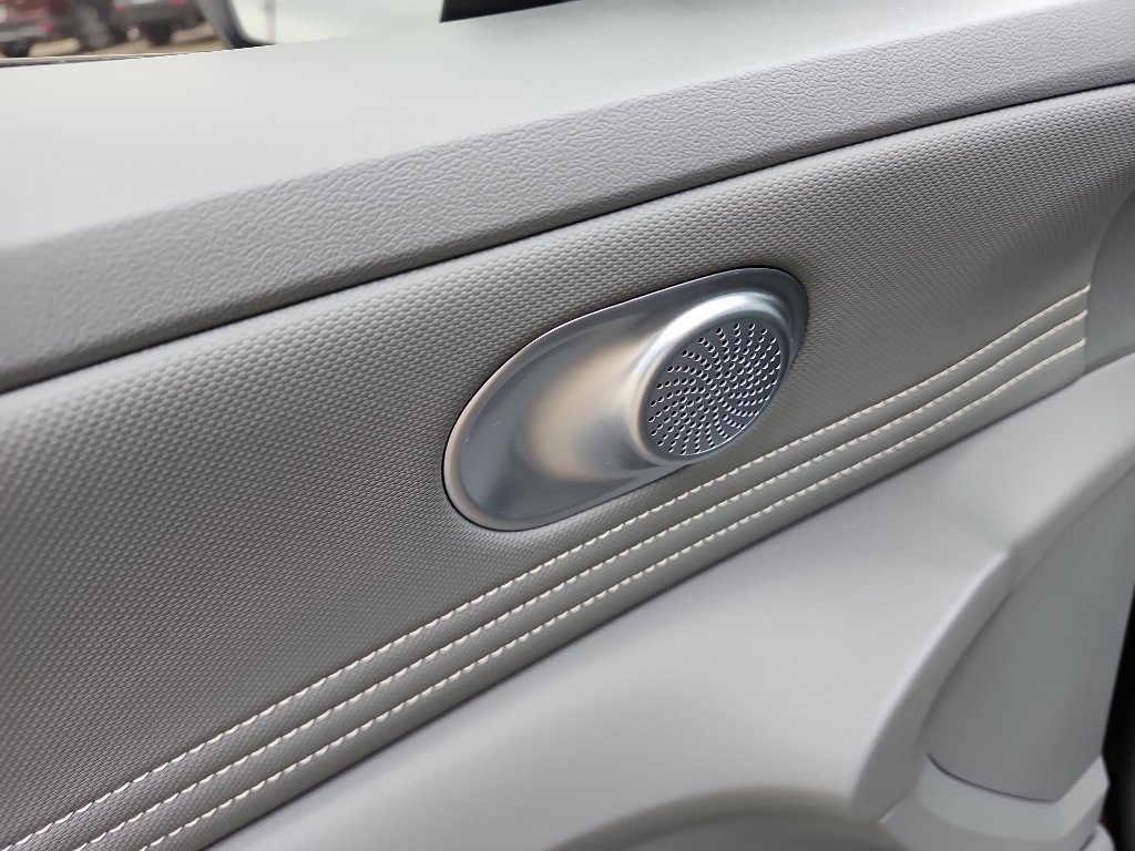 Used 2023 Hyundai Elantra SEL w/ Convenience Package image 18