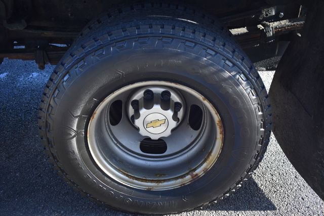 Used 2005 Chevrolet Silverado 3500 W/T w/ Snow Plow Prep Package AWD/4WD image 29