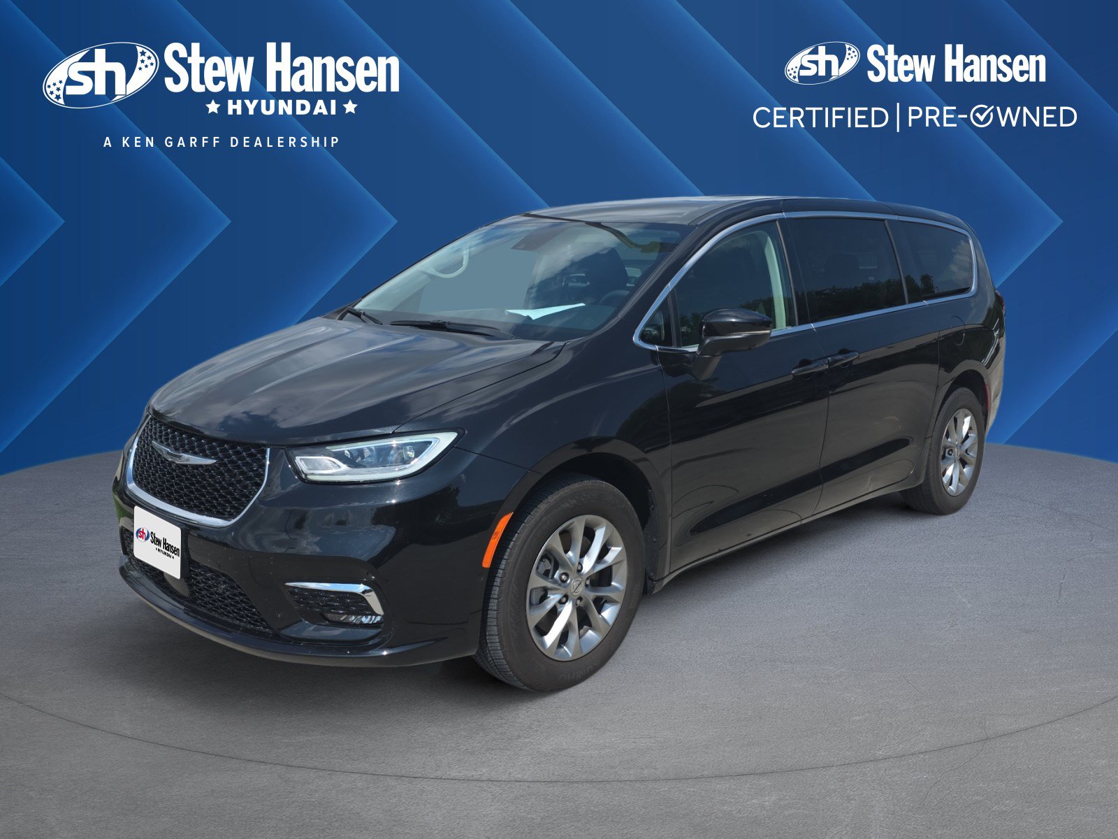 Used 2023 Chrysler Pacifica Touring-L AWD/4WD image 1