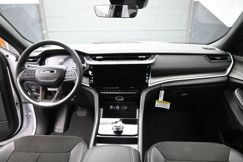 New 2026 Jeep Grand Cherokee Altitude RWD image 28