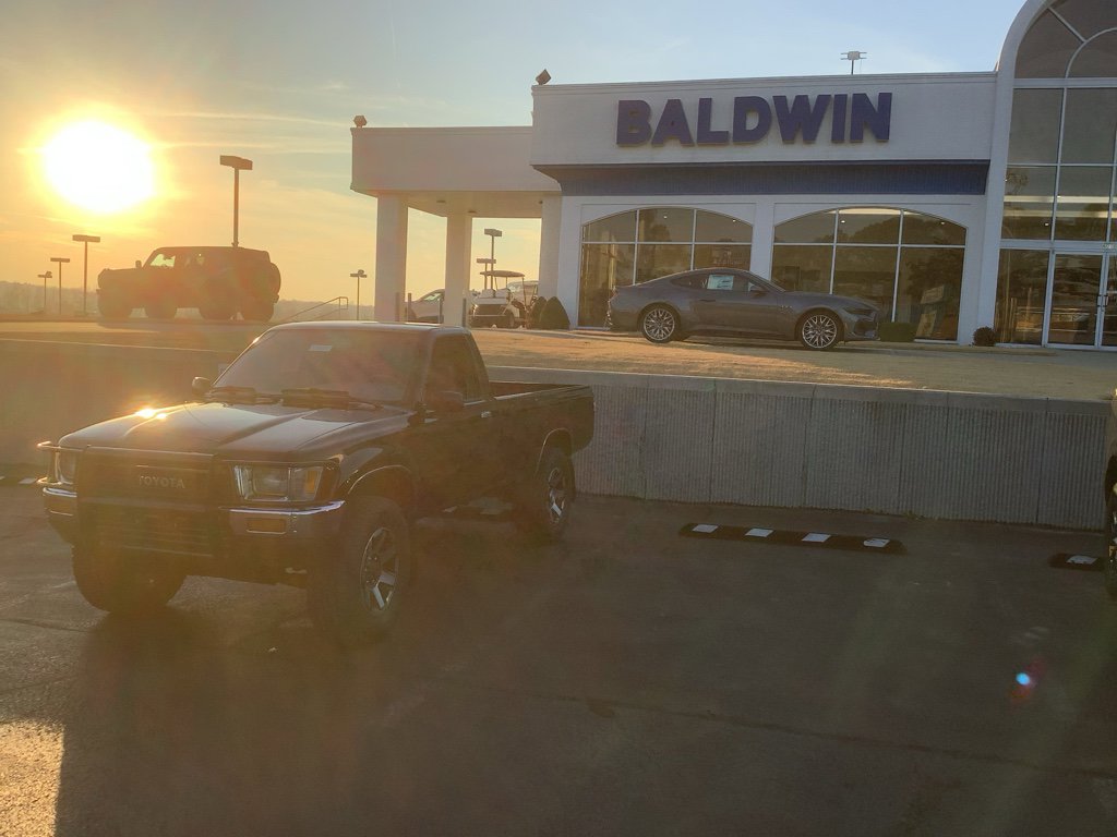 Used 1989 Toyota Pickup Deluxe image 3