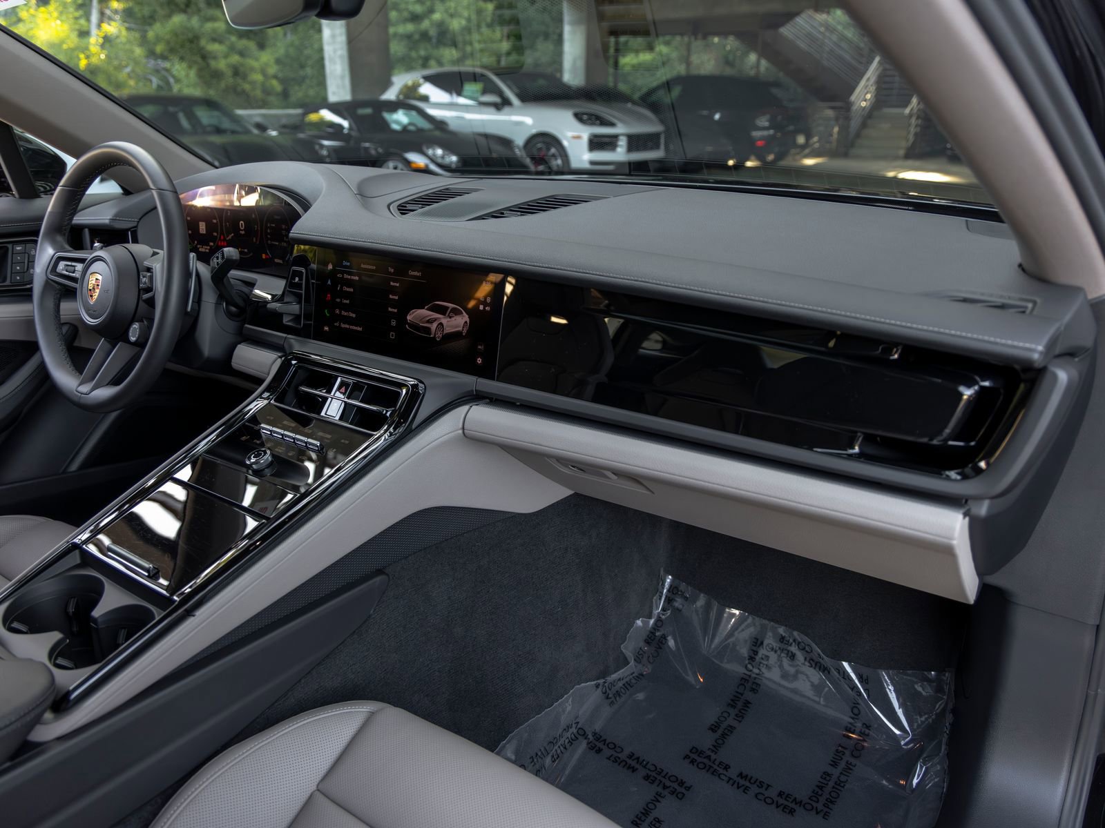Certified 2025 Porsche Panamera RWD image 56
