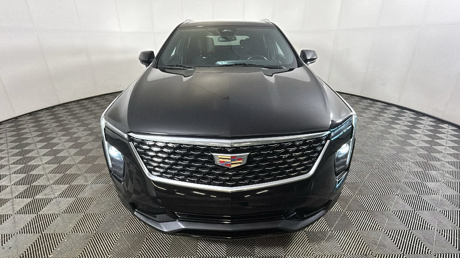 Used 2024 Cadillac XT4 Premium Luxury AWD/4WD image 9