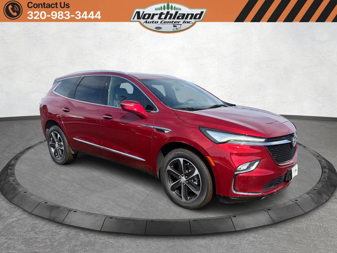 Used 2022 Buick Enclave Essence w/ Sport Touring Edition FWD image 3