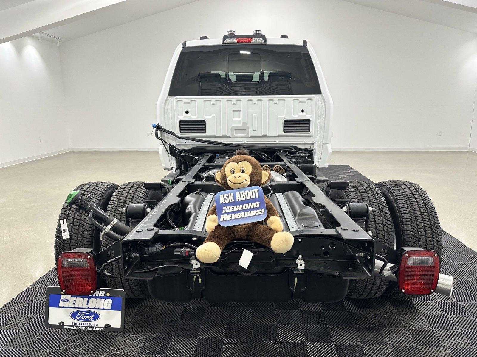 New 2025 Ford F350 XL w/ XL Chrome Package image 7