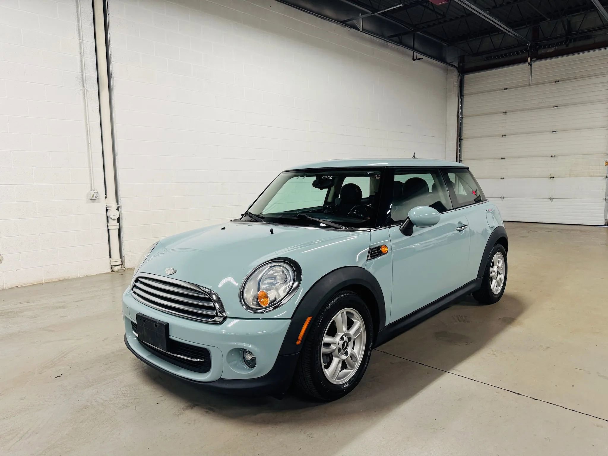 Used 2012 MINI Cooper Hardtop FWD image 2