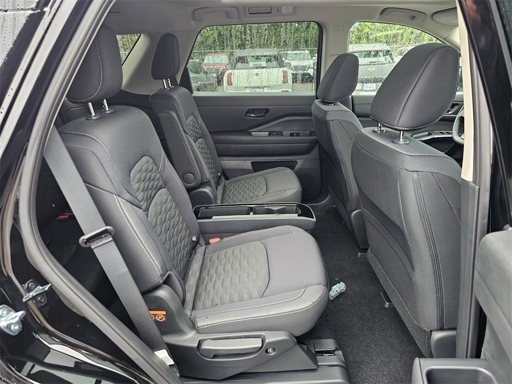 New 2025 Nissan Pathfinder SV w/ SV Premium Package image 28