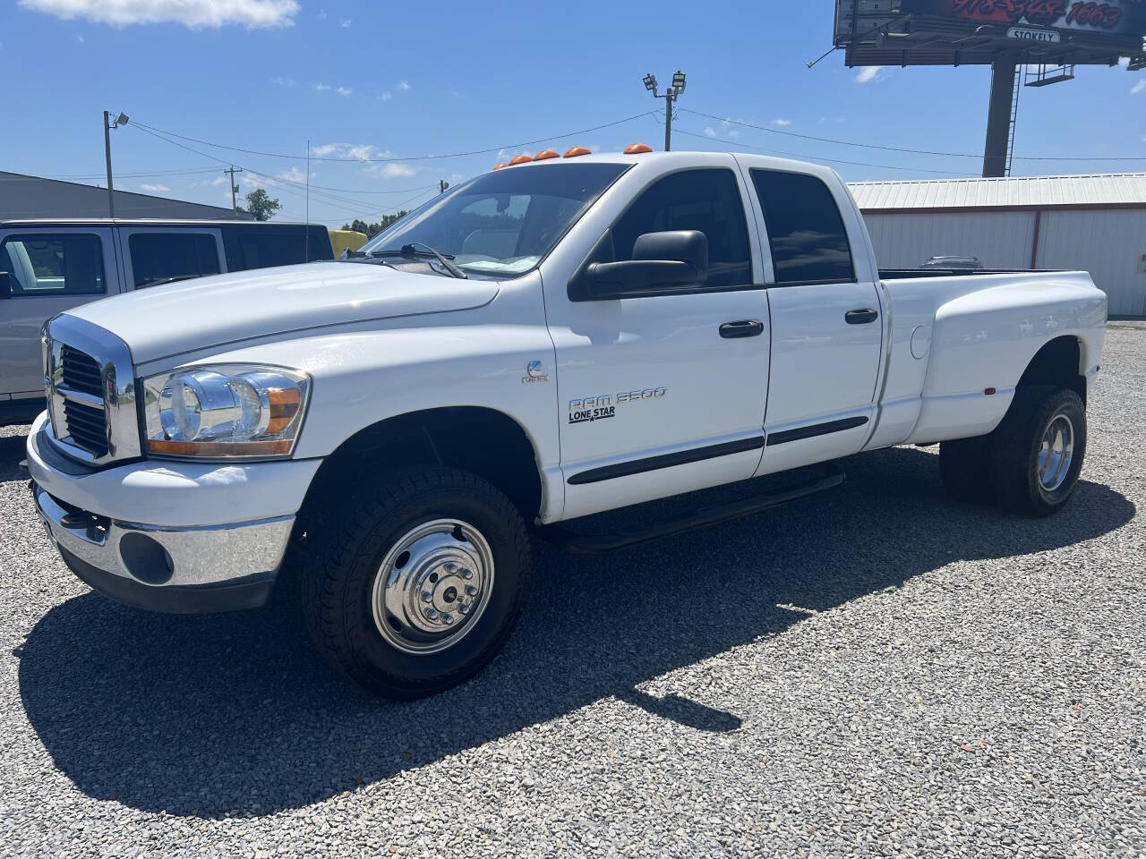 Used 2006 Dodge Ram 3500 Truck SLT AWD/4WD image 2