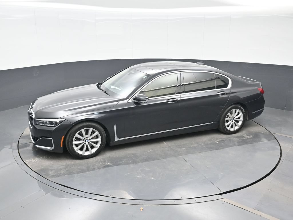 Used 2021 BMW 740i w/ Premium Package RWD image 18