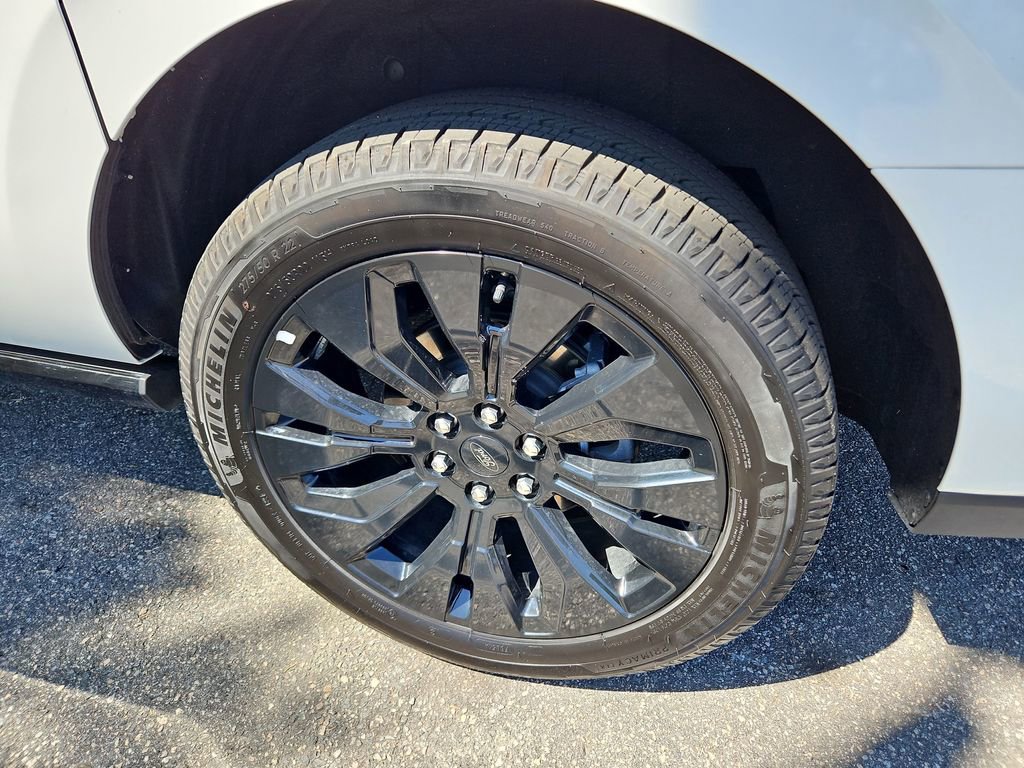 Used 2025 Ford Expedition Max Platinum w/ Stealth Appearance Package AWD/4WD image 40