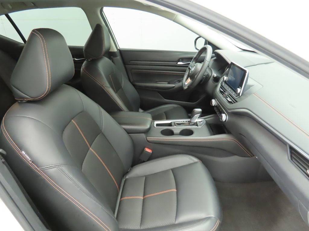 Used 2022 Nissan Altima 2.5 SR w/ Midnight Edition Package image 18