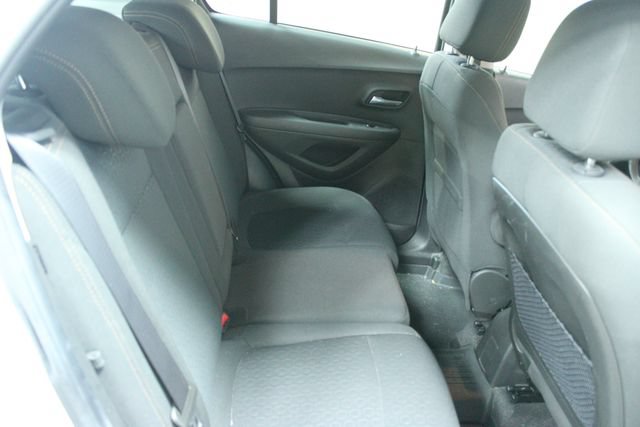 Used 2020 Chevrolet Trax LS FWD image 9