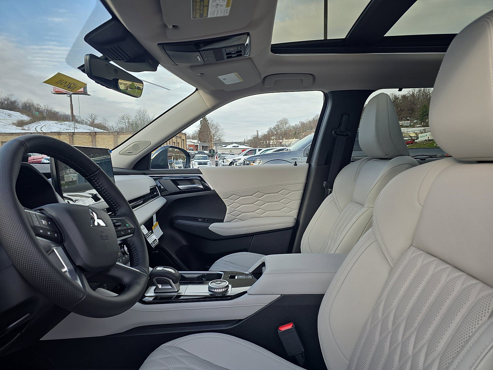 New 2026 Mitsubishi Outlander SEL AWD/4WD image 11