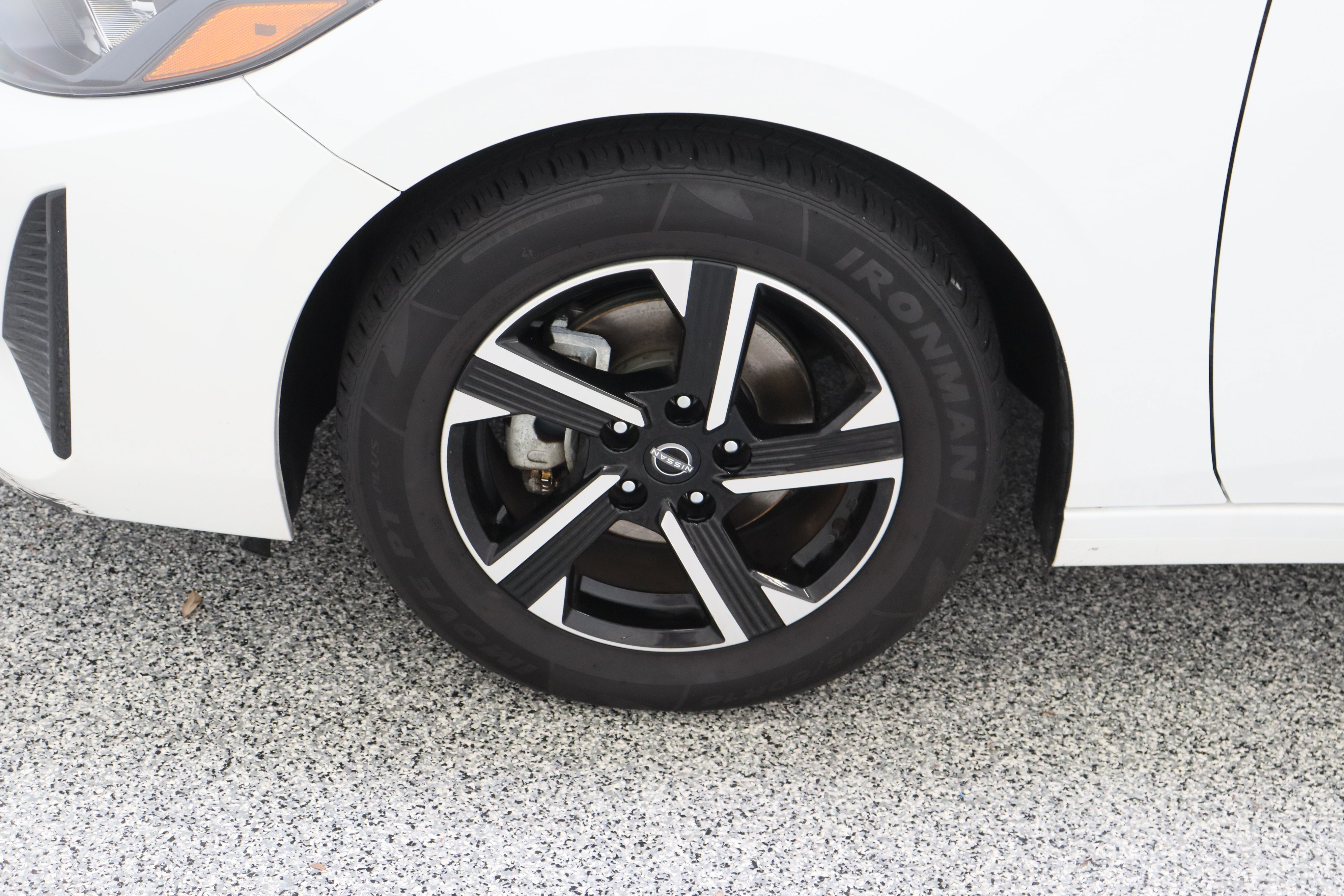 Used 2024 Nissan Sentra SV FWD image 11