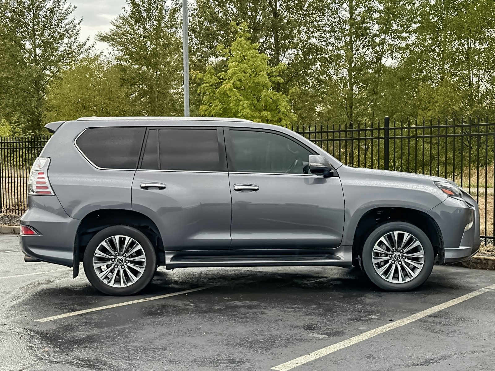 Used 2021 Lexus GX 460 Luxury w/ Off Road Package image 2