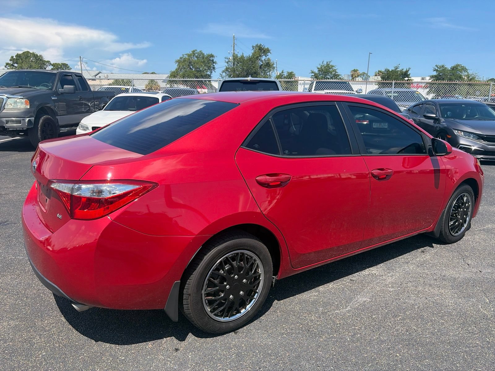 Used 2016 Toyota Corolla LE FWD image 7