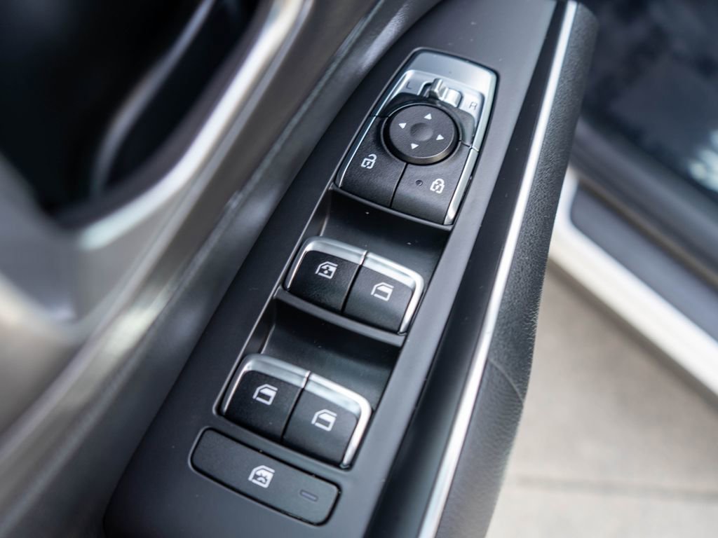 Used 2021 Kia Sorento LX FWD image 17