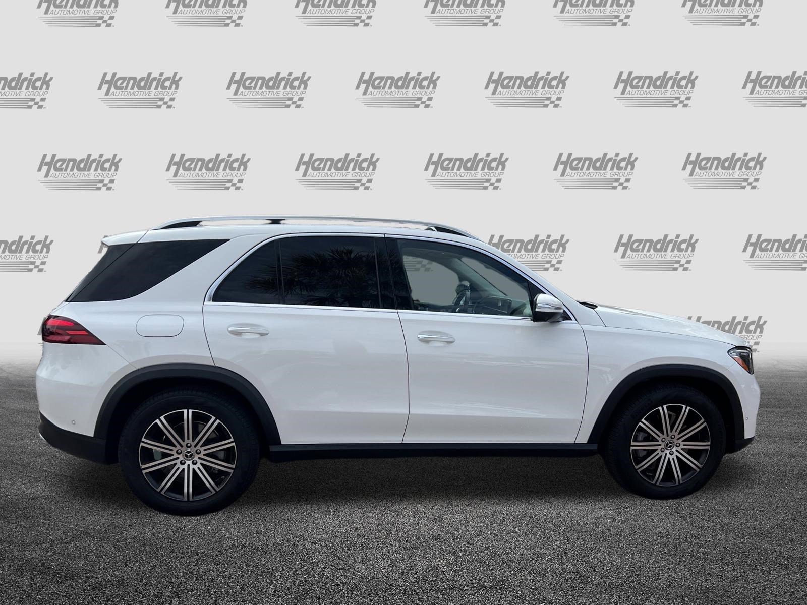 Used 2024 Mercedes-Benz GLE 450 4MATIC image 11