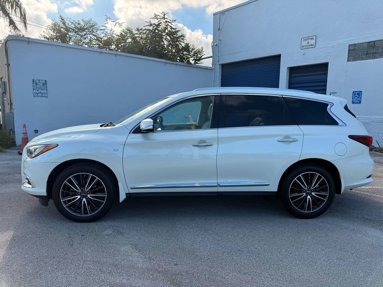 Used 2018 INFINITI QX60 FWD w/ Premium Plus Package image 5