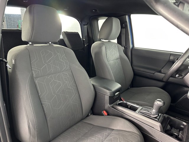 Used 2016 Toyota Tacoma TRD Sport image 26