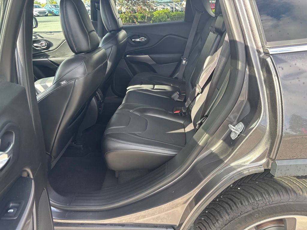 Used 2019 Jeep Cherokee Limited AWD/4WD image 22
