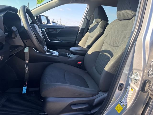 Used 2024 Toyota RAV4 LE FWD image 17