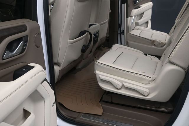 Used 2024 GMC Yukon XL Denali w/ Advanced Technology Package AWD/4WD image 17