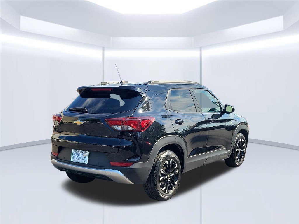 Used 2022 Chevrolet TrailBlazer LT w/ Convenience Package FWD image 5